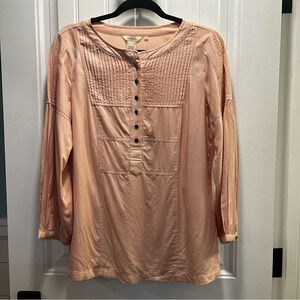Sundance Peach Pleated Long Sleeved Shirt. Size Small.